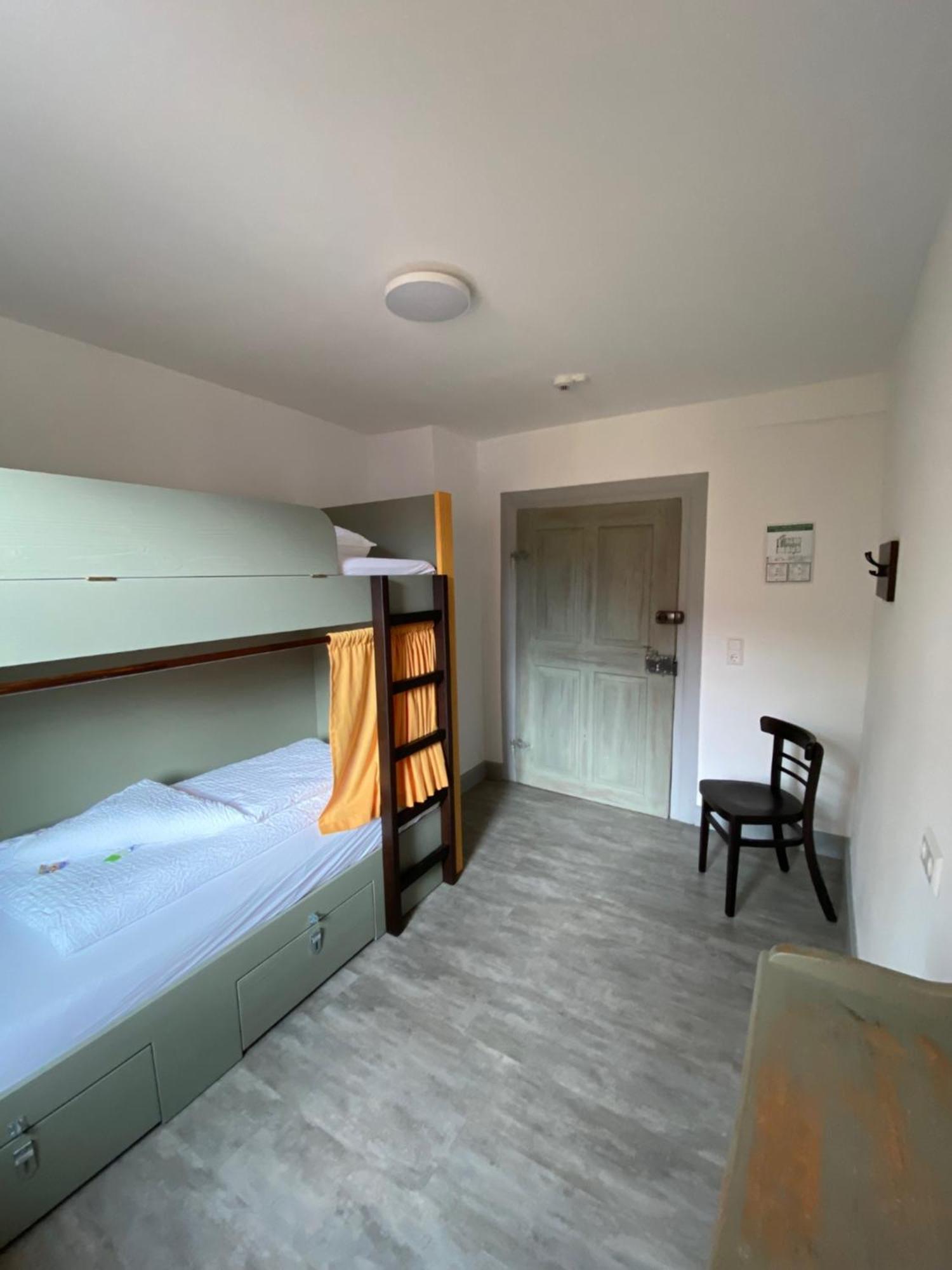 Hostel Балинген Екстериор снимка