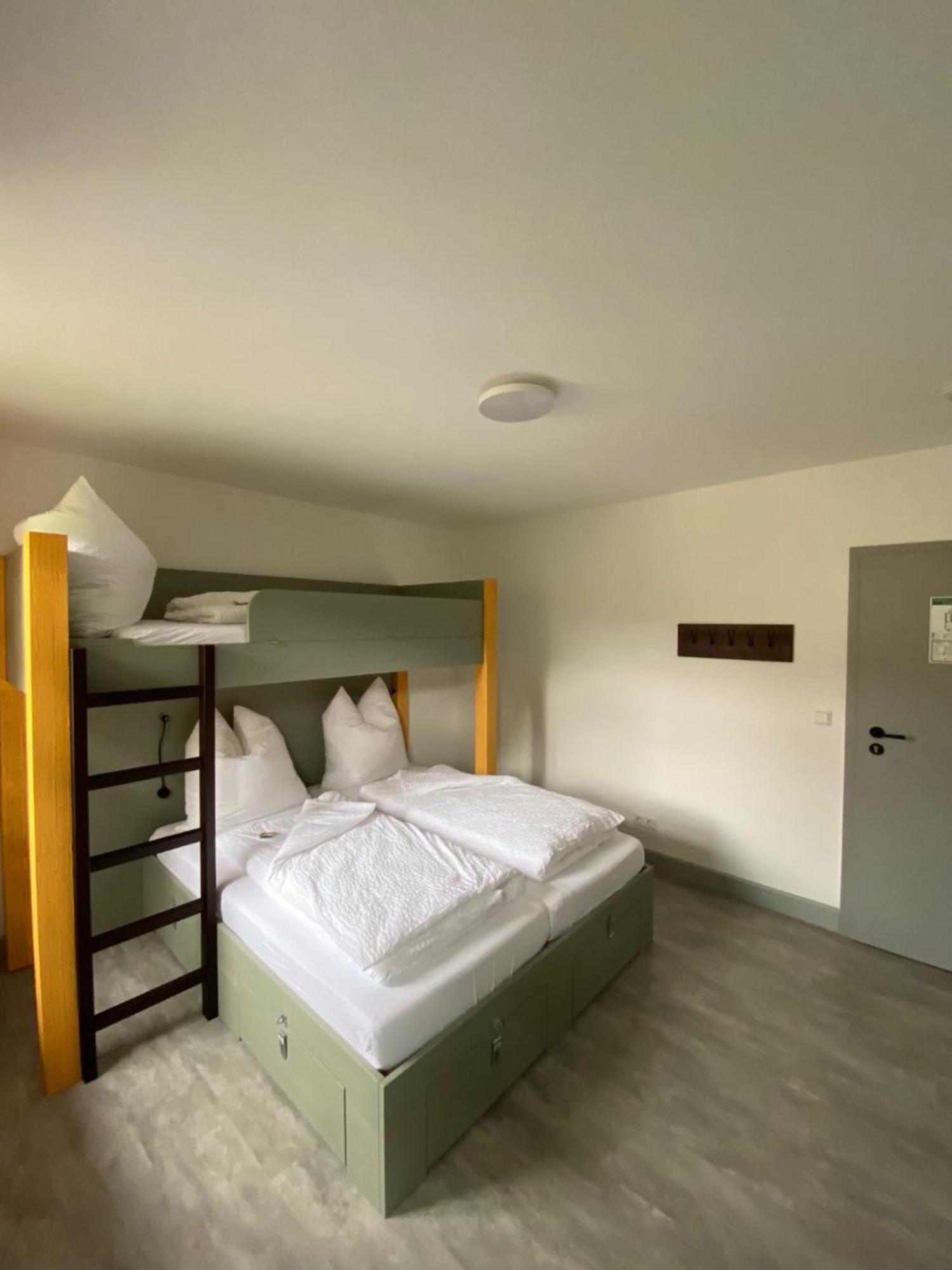 Hostel Балинген Екстериор снимка